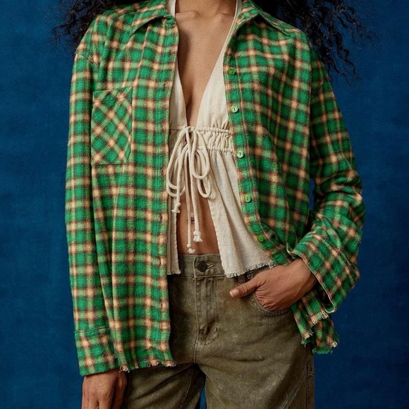 BDG Tops - NWT XL BDG green flannel plaid Shacket/shirt with raw seam/hemline